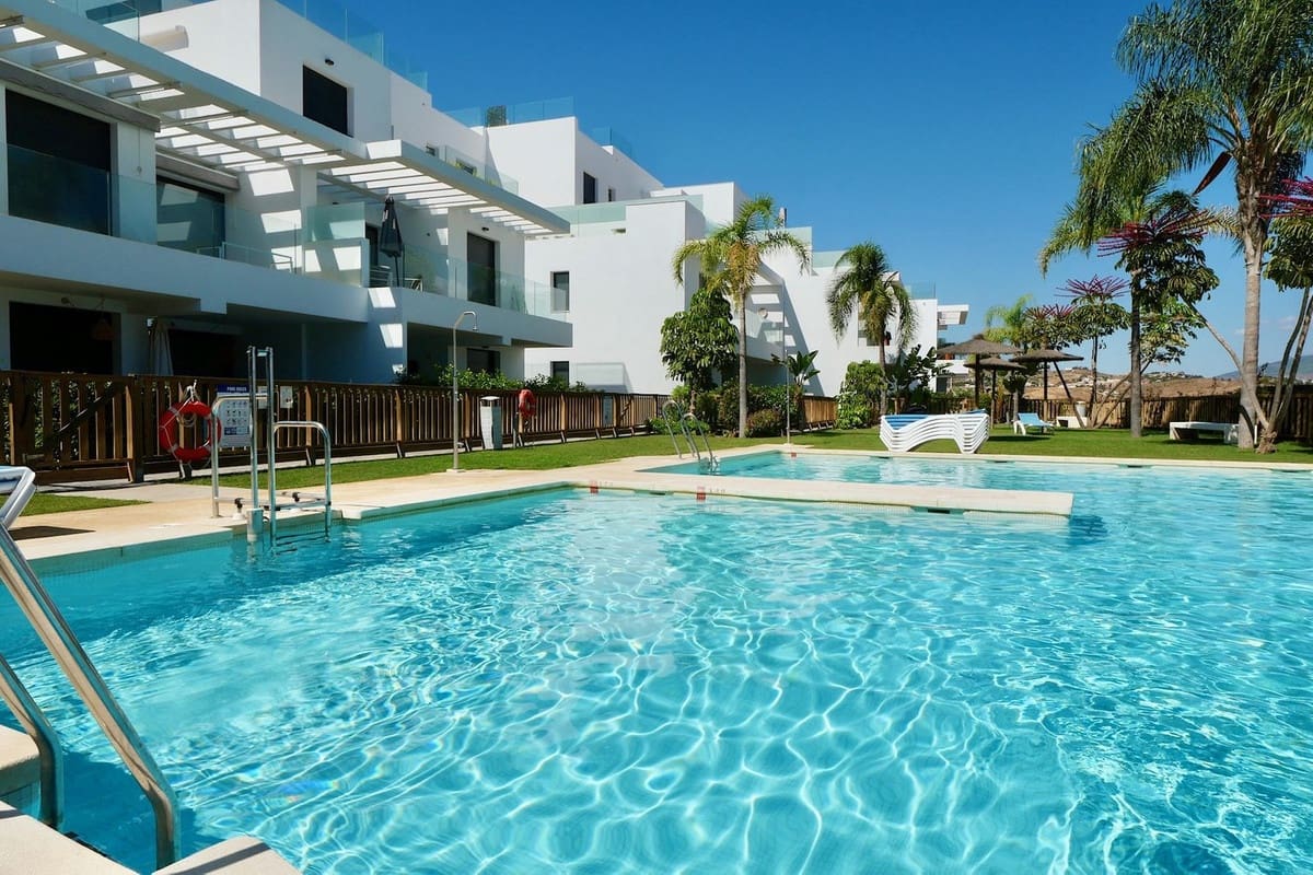 Apartamento de 2 habitaciones en La Cala de Mijas en venta con piscina garaje - 499.999 € (Ref: 9210462)
