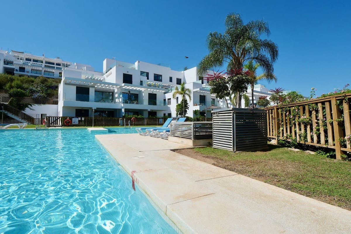 Apartamento de 2 habitaciones en La Cala de Mijas en venta con piscina garaje - 499.999 € (Ref: 9210462)