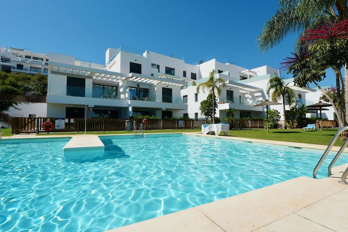 Apartamento de 2 habitaciones en La Cala de Mijas en venta con piscina garaje - 499.999 € (Ref: 9210462)