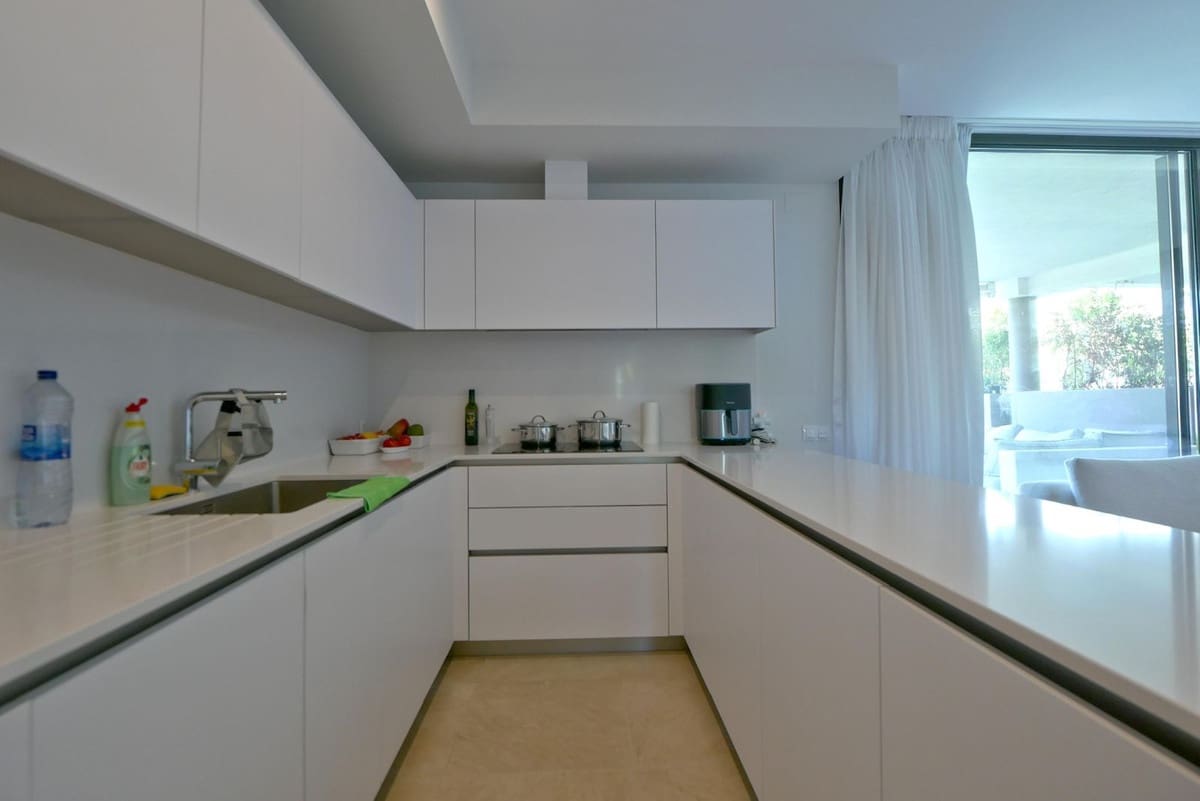 2 sypialnia Apartament na sprzedaż w Cabopino z basenem garażem - 549 900 € (Ref: 9216722)