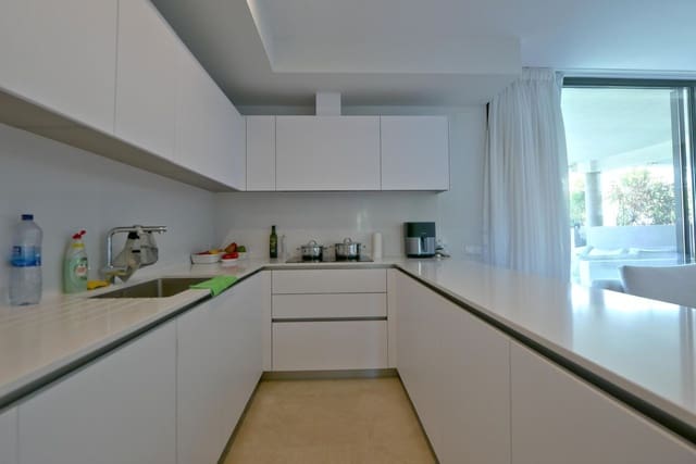 2 sypialnia Apartament na sprzedaż w Cabopino, Marbella z basenem garażem - 549 900 € (Ref: 9216722)