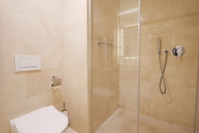 2 sypialnia Apartament na sprzedaż w Cabopino, Marbella z basenem garażem - 549 900 € (Ref: 9216722)