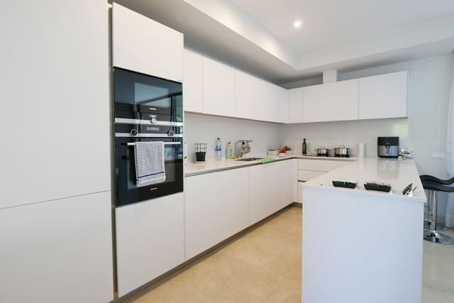 2 sypialnia Apartament na sprzedaż w Cabopino, Marbella z basenem garażem - 549 900 € (Ref: 9216722)