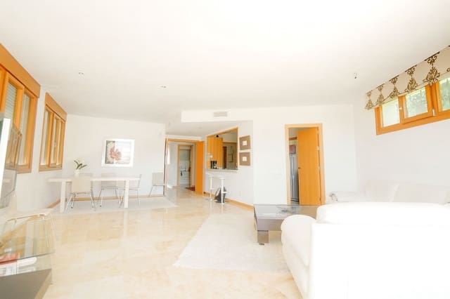 Ático de 3 habitaciones en Marbella en venta con piscina garaje - 595.900 € (Ref: 9238816)