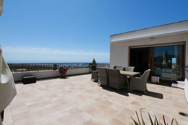 Ático de 3 habitaciones en Marbella en venta con piscina garaje - 595.900 € (Ref: 9238816)