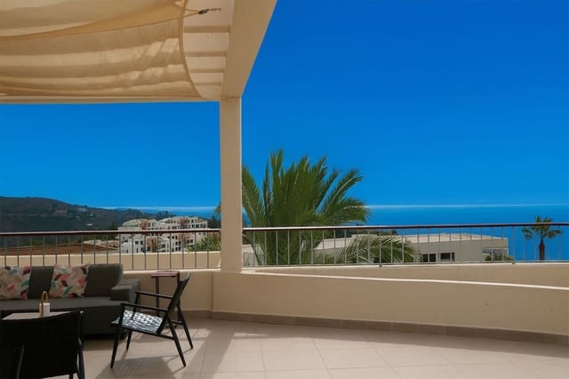 3 soveværelse Penthouse til salg i Los Monteros, Marbella med swimmingpool garage - € 649.000 (Ref: 9248552)