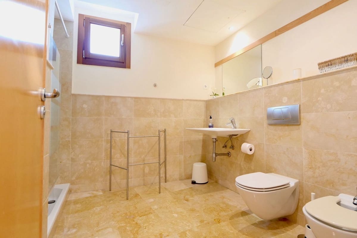 3 soveværelse Penthouse til salg i Los Monteros med swimmingpool garage - € 649.000 (Ref: 9248552)