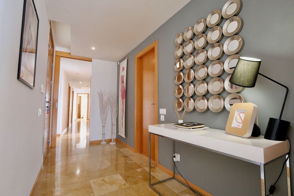 3 chambre Penthouse à vendre à Los Monteros avec piscine garage - 645 000 € (Ref: 9248552)