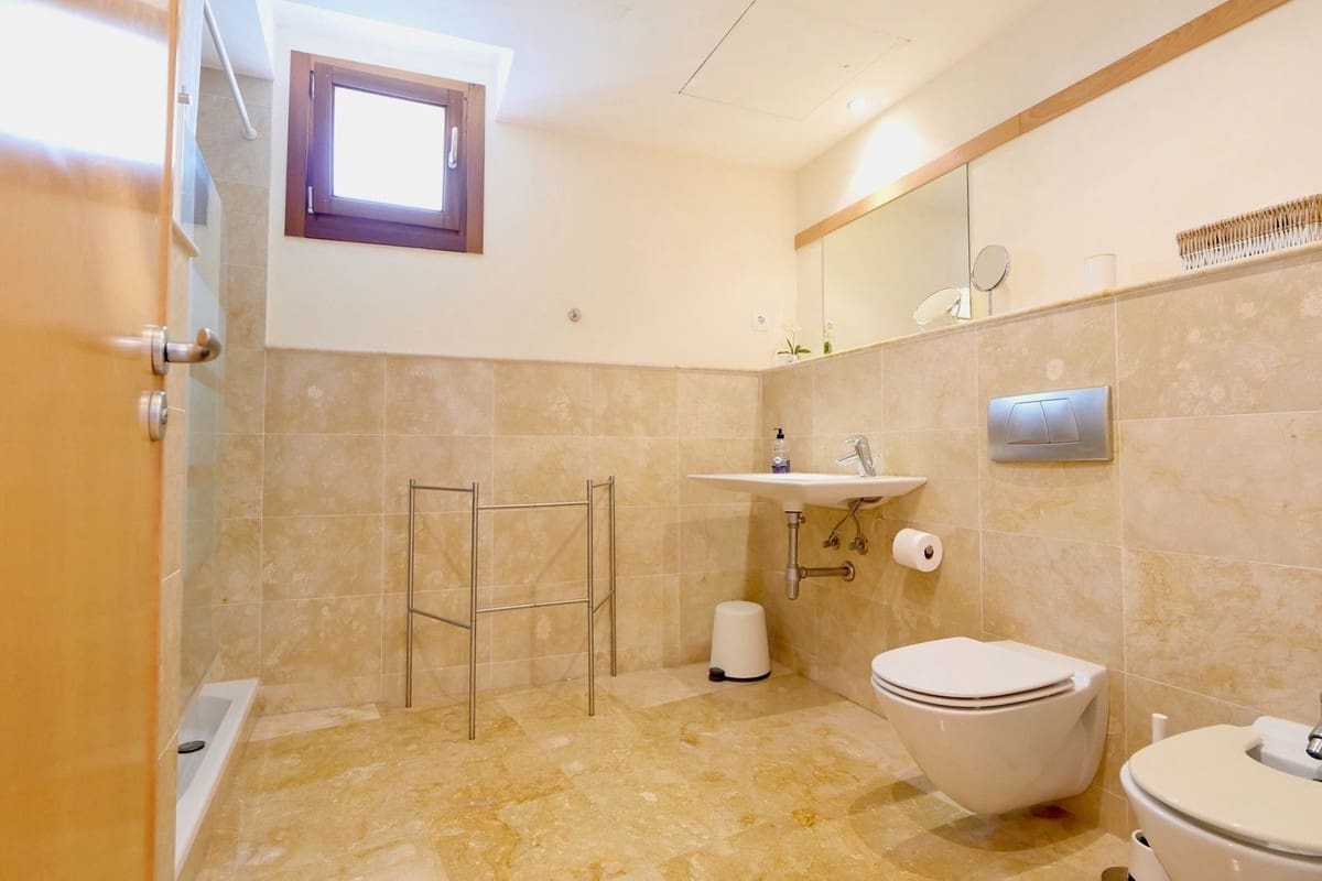 3 chambre Penthouse à vendre à Los Monteros avec piscine garage - 645 000 € (Ref: 9248552)