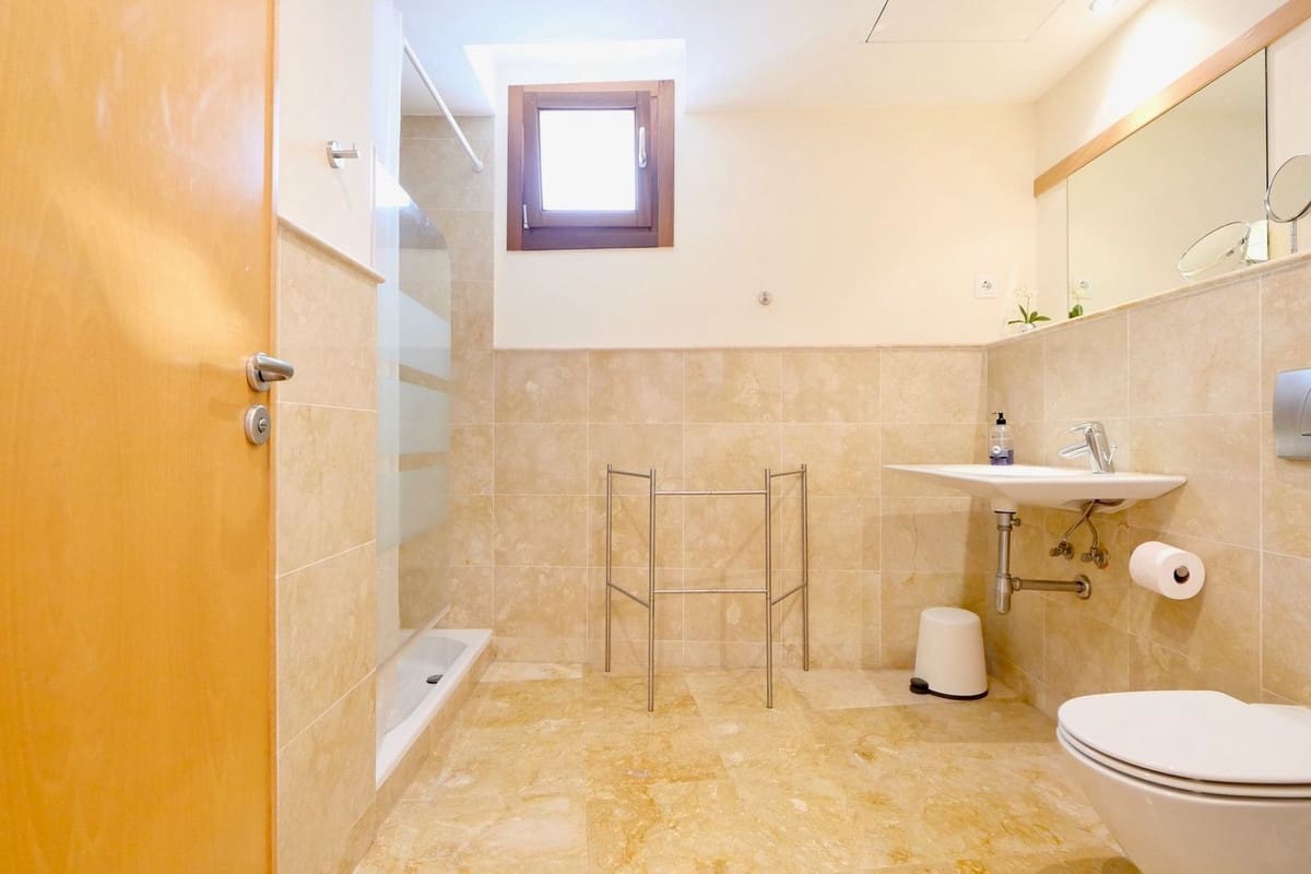 3 chambre Penthouse à vendre à Los Monteros avec piscine garage - 645 000 € (Ref: 9248552)