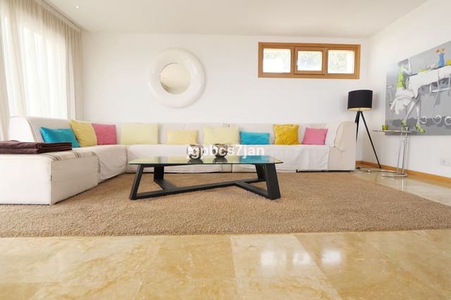 3 makuuhuone Kattohuoneisto myytävänä paikassa Los Monteros, Marbella mukana uima-altaan 
autotalli - 645 000 € (Ref: 9248552)