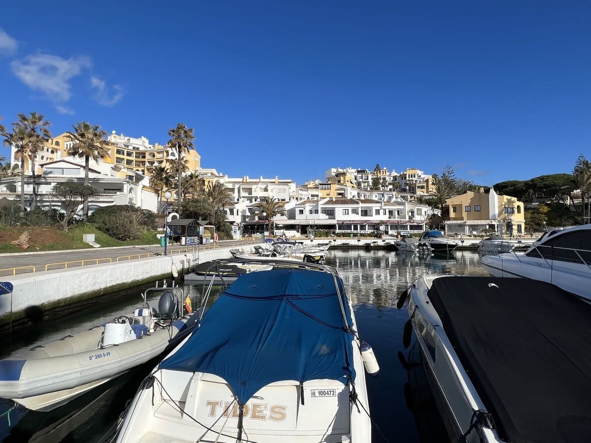 3 sovrum Lägenhet till salu i Cabopino med pool - 308 900 € (Ref: 9273067)