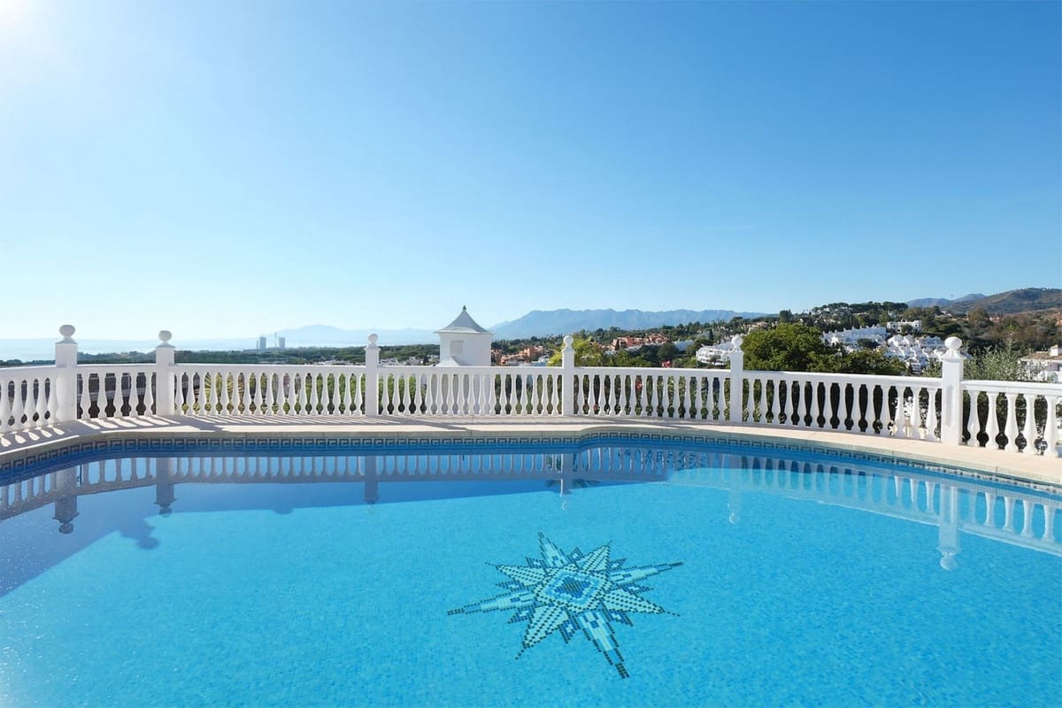 3 bedroom Terraced Villa for sale in Cabopino with pool garage - € 895,000 (Ref: 9287868)