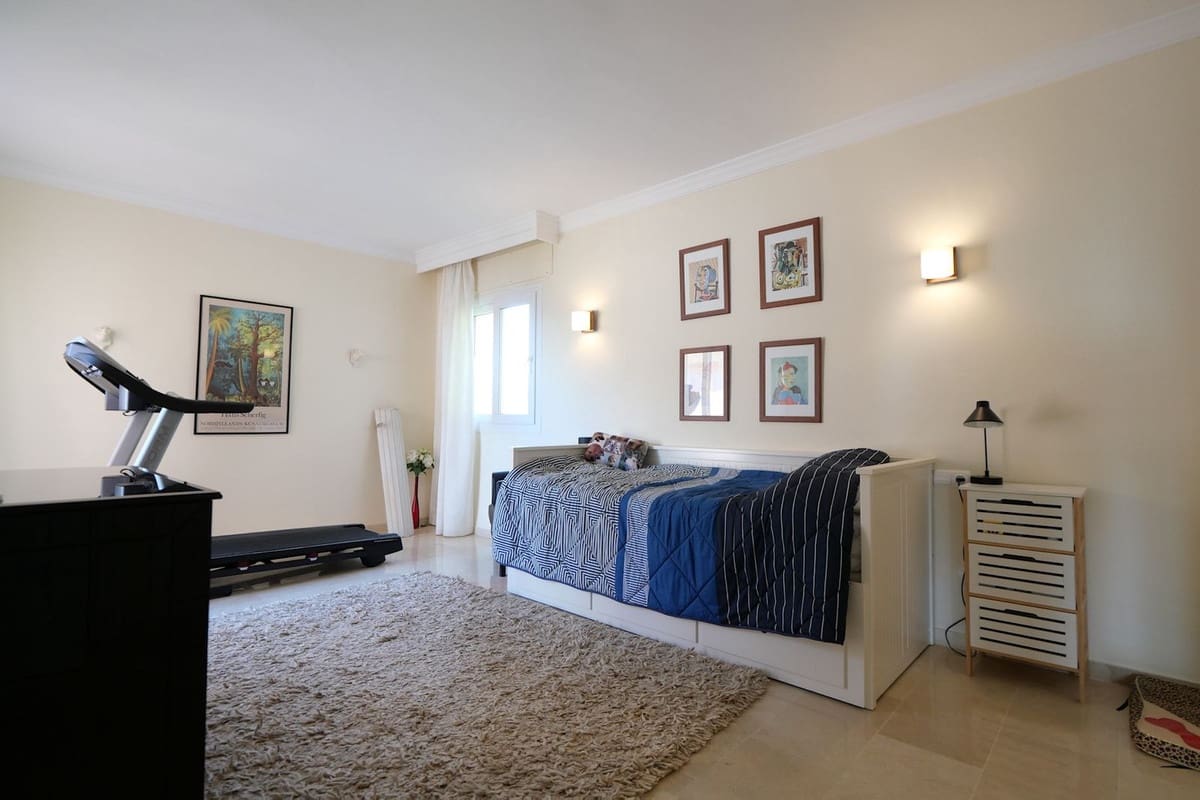 3 bedroom Terraced Villa for sale in Cabopino with pool garage - € 895,000 (Ref: 9287868)
