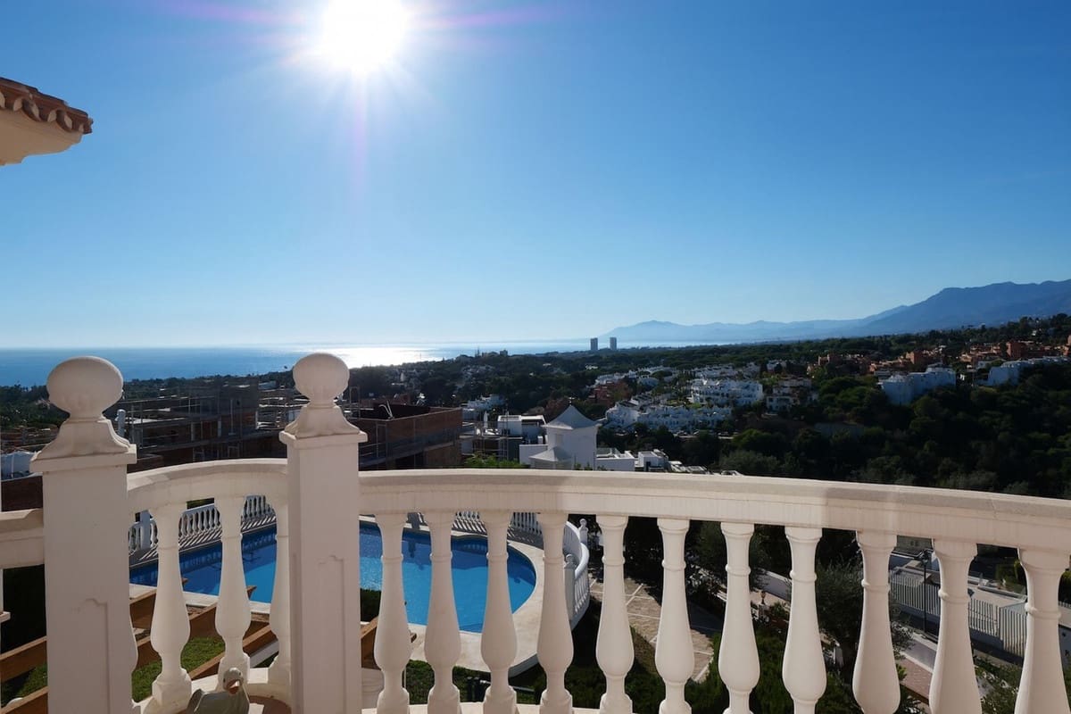 3 bedroom Terraced Villa for sale in Cabopino with pool garage - € 895,000 (Ref: 9287868)