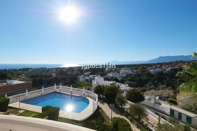 3 makuuhuone Rivitalo myytävänä paikassa Cabopino, Marbella mukana uima-altaan 
autotalli - 895 000 € (Ref: 9287868)