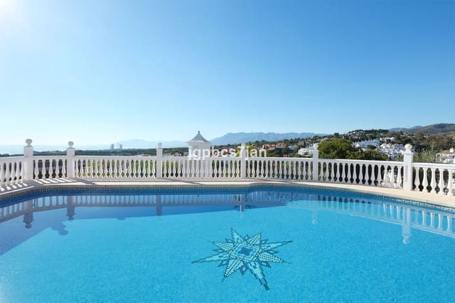 3 makuuhuone Rivitalo myytävänä paikassa Cabopino, Marbella mukana uima-altaan 
autotalli - 895 000 € (Ref: 9287868)