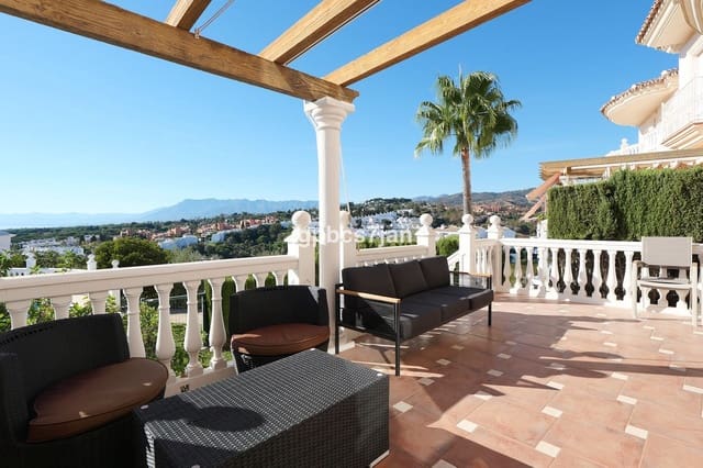 3 makuuhuone Rivitalo myytävänä paikassa Cabopino, Marbella mukana uima-altaan 
autotalli - 895 000 € (Ref: 9287868)