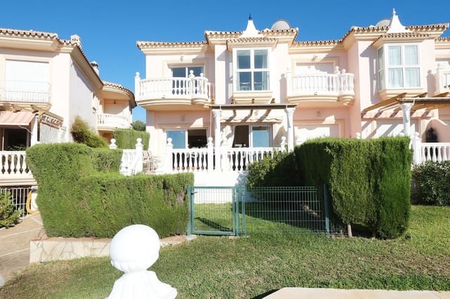 3 makuuhuone Rivitalo myytävänä paikassa Cabopino, Marbella mukana uima-altaan 
autotalli - 895 000 € (Ref: 9287868)