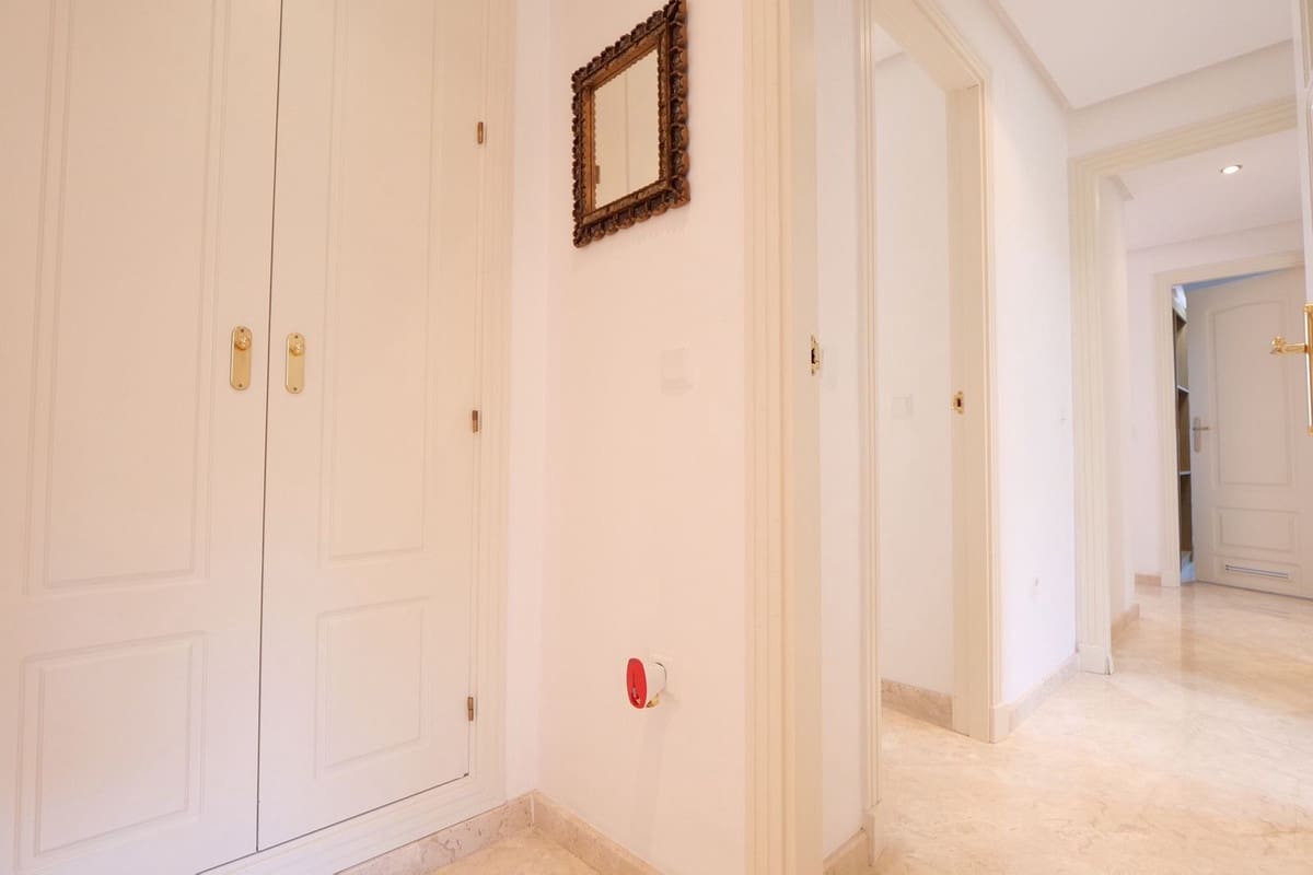 2 sypialnia Penthouse na sprzedaż w La Mairena z basenem - 379 500 € (Ref: 9294155)