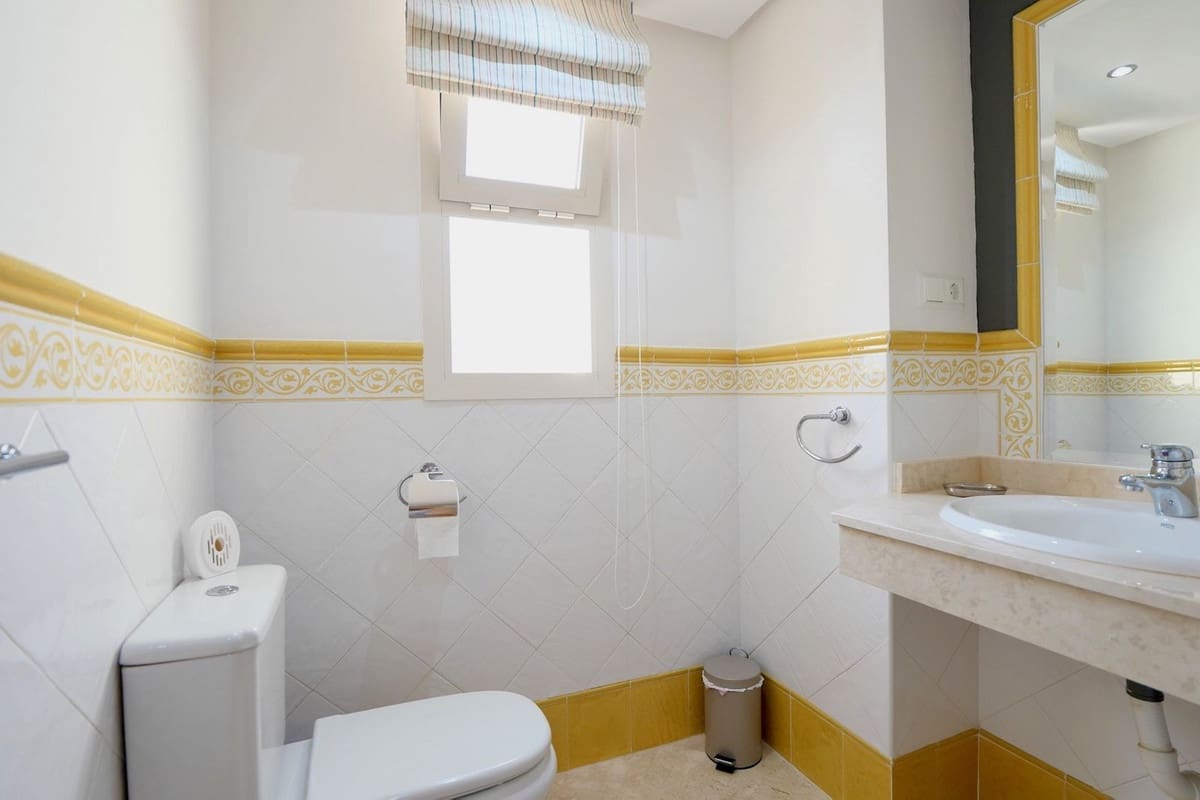 2 sypialnia Penthouse na sprzedaż w La Mairena z basenem - 379 500 € (Ref: 9294155)