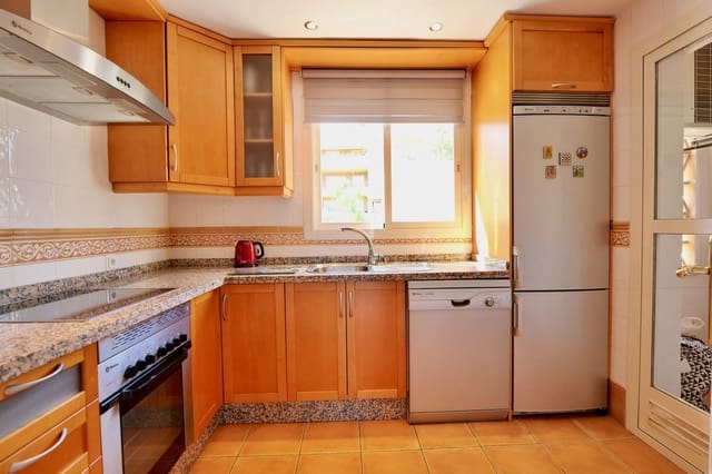 Ático de 2 habitaciones en La Mairena, Ojen en venta con piscina - 379.500 € (Ref: 9294155)