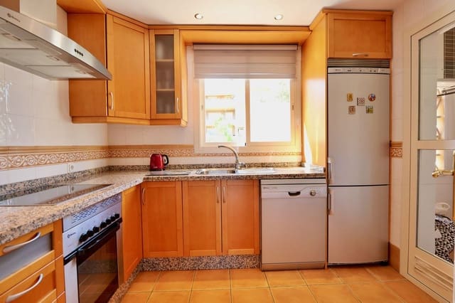 Ático de 2 habitaciones en La Mairena, Ojen en venta con piscina - 378.000 € (Ref: 9294155)