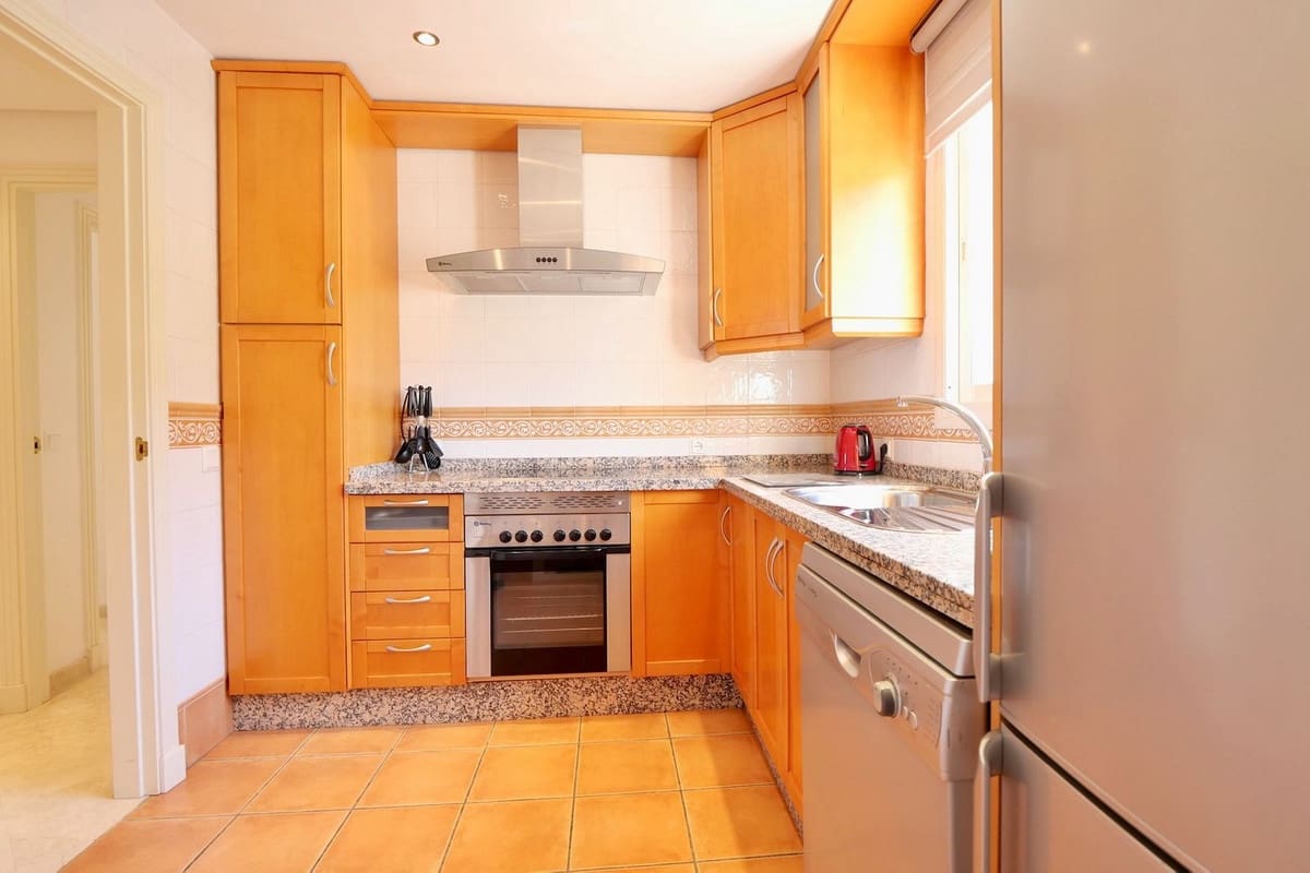 2 slaapkamer Penthouse te koop in La Mairena met zwembad - € 378.000 (Ref: 9294155)