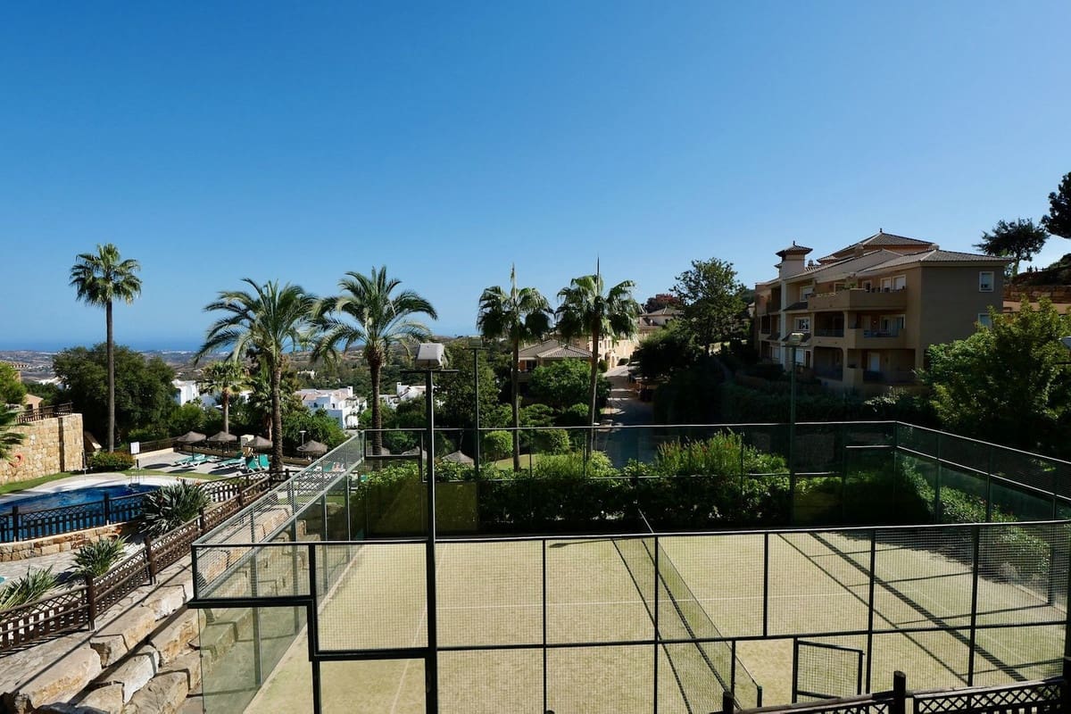 2 slaapkamer Penthouse te koop in La Mairena met zwembad - € 378.000 (Ref: 9294155)