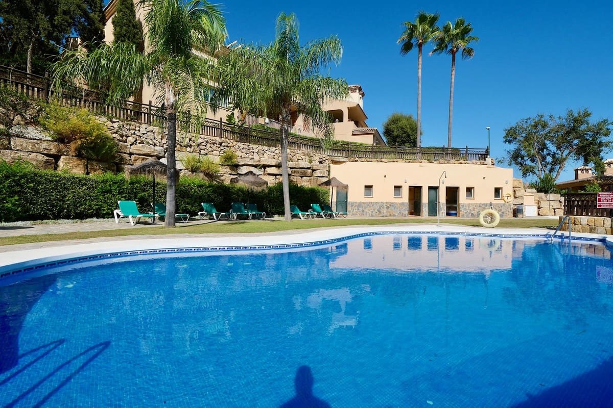 2 slaapkamer Penthouse te koop in La Mairena met zwembad - € 378.000 (Ref: 9294155)