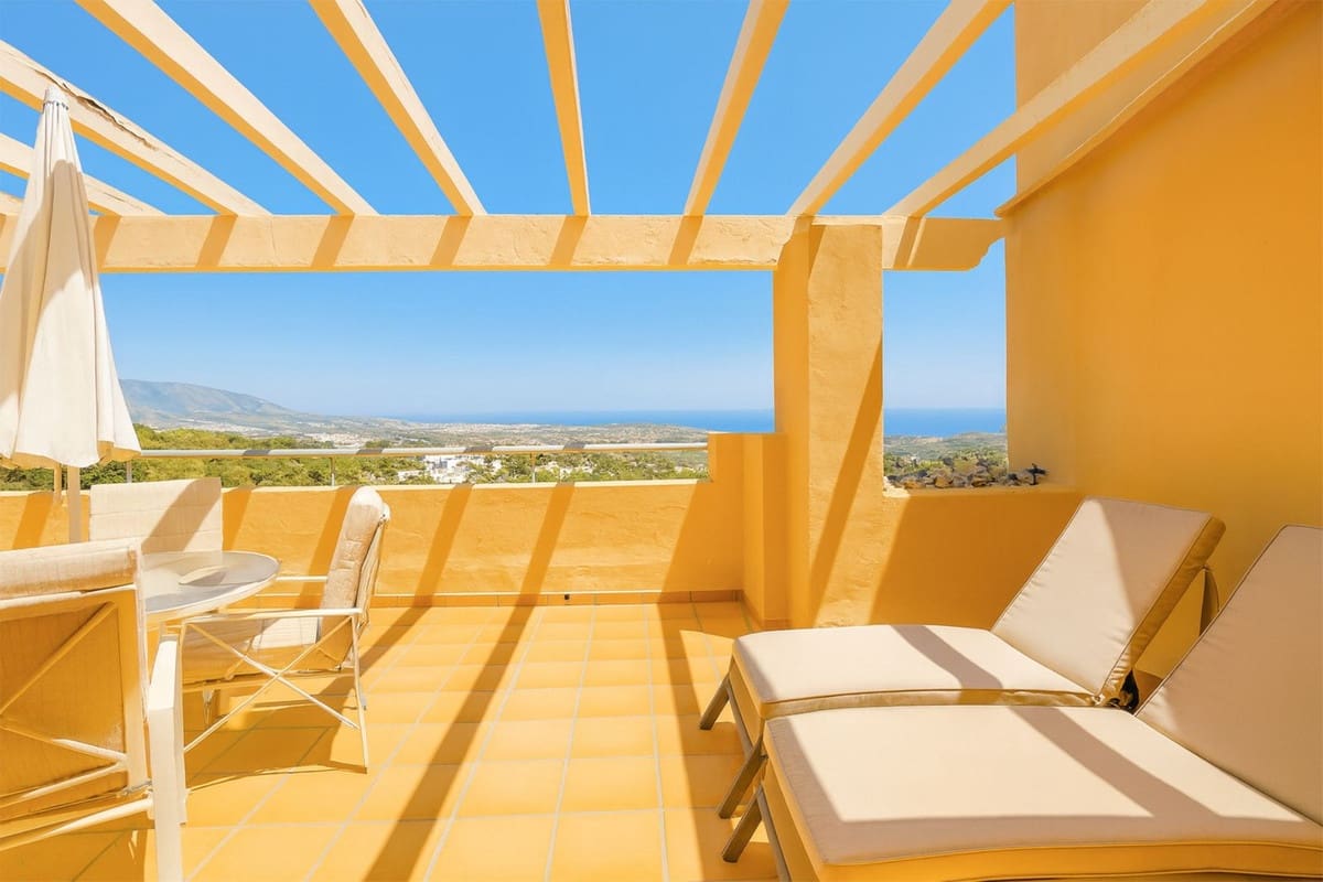 2 slaapkamer Penthouse te koop in La Mairena met zwembad - € 378.000 (Ref: 9294155)