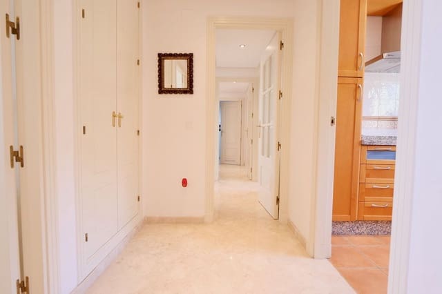 2 makuuhuone Kattohuoneisto myytävänä paikassa La Mairena, Ojen mukana uima-altaan - 369 000 € (Ref: 9294155)