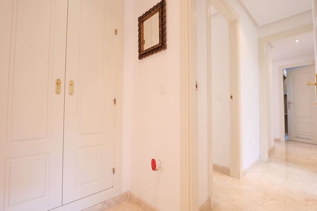 2 makuuhuone Kattohuoneisto myytävänä paikassa La Mairena, Ojen mukana uima-altaan - 369 000 € (Ref: 9294155)