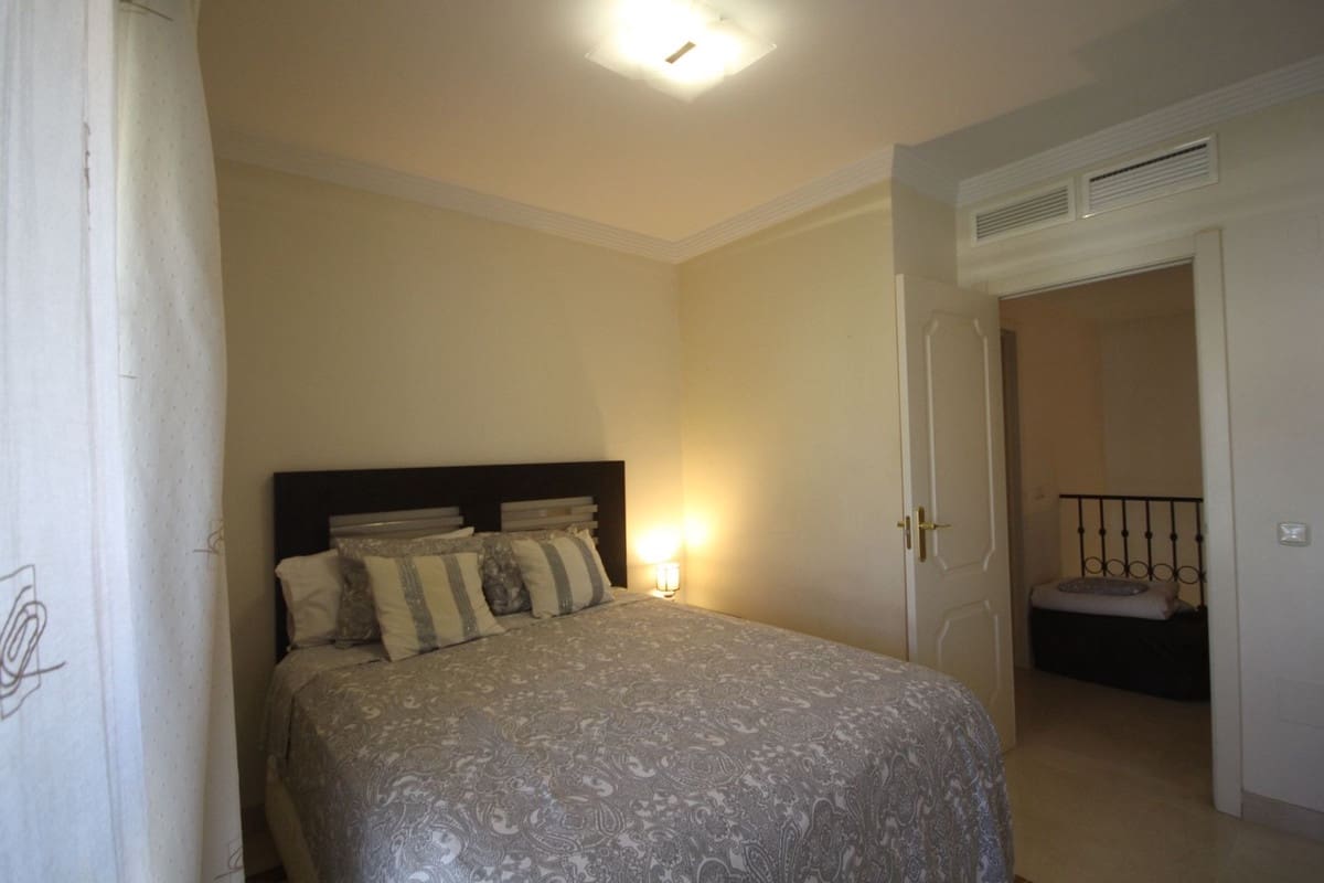 3 quarto Moradia Geminada para venda em Riviera del Sol com piscina garagem - 639 000 € (Ref: 9308408)