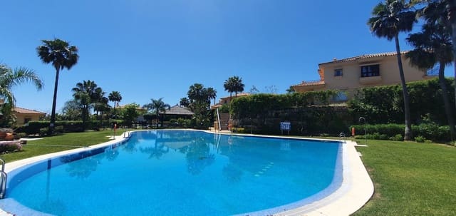 3 soverom Kjedet enebolig til salgs i Riviera del Sol, Mijas med svømmebasseng garasje - € 639 000 (Ref: 9308408)