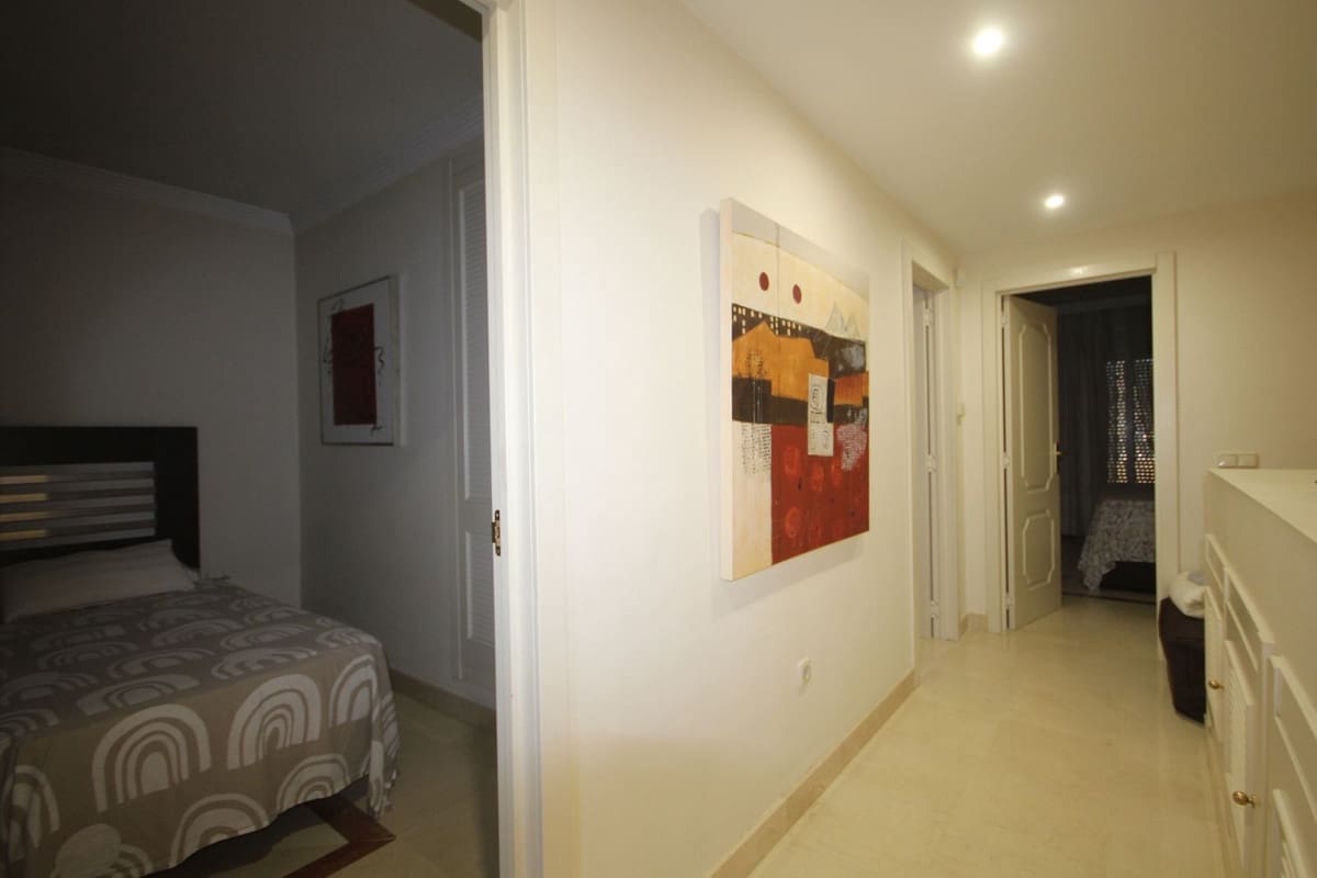 3 quarto Moradia Geminada para venda em Riviera del Sol com piscina garagem - 599 000 € (Ref: 9308408)