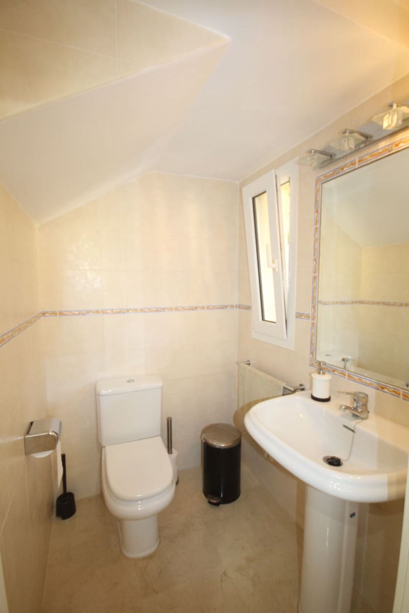 3 quarto Moradia Geminada para venda em Riviera del Sol com piscina garagem - 599 000 € (Ref: 9308408)