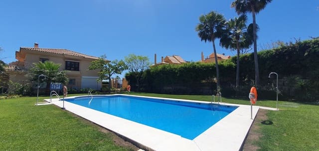 3 soveværelse Semi-Rækkehus til salg i Riviera del Sol, Mijas med swimmingpool garage - € 599.000 (Ref: 9308408)