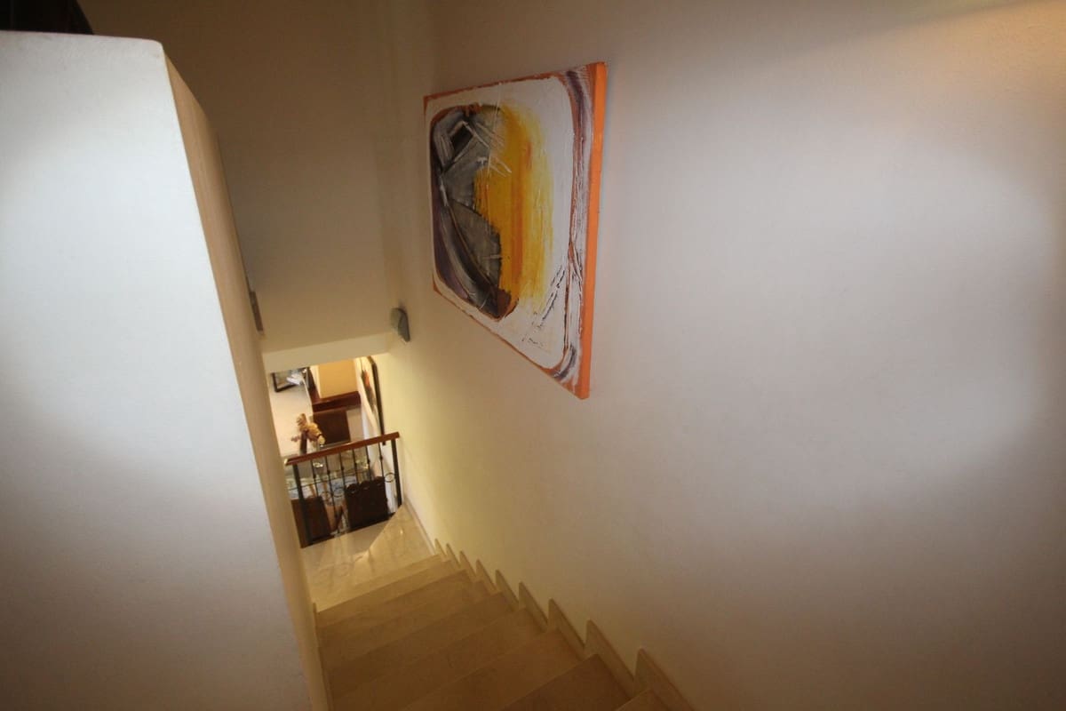 3 soverom Kjedet enebolig til salgs i Riviera del Sol med svømmebasseng garasje - € 599 000 (Ref: 9308408)
