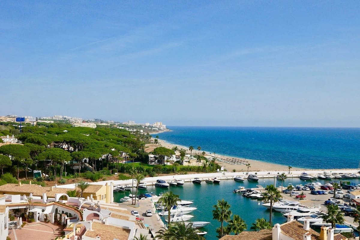 2 bedroom Apartment for sale in Cabopino with pool - € 439,900 (Ref: 9309164)