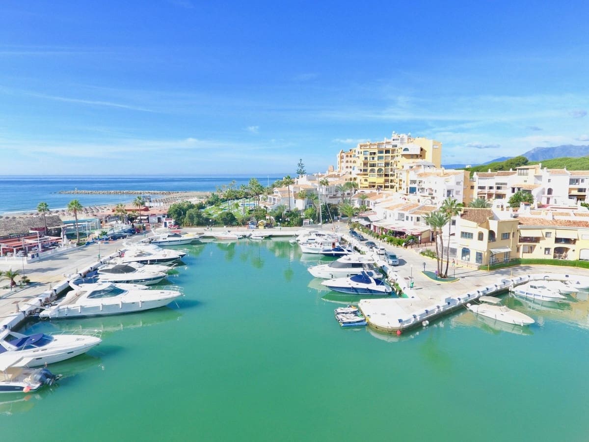 2 slaapkamer Appartement te koop in Cabopino met zwembad - € 439.900 (Ref: 9309164)