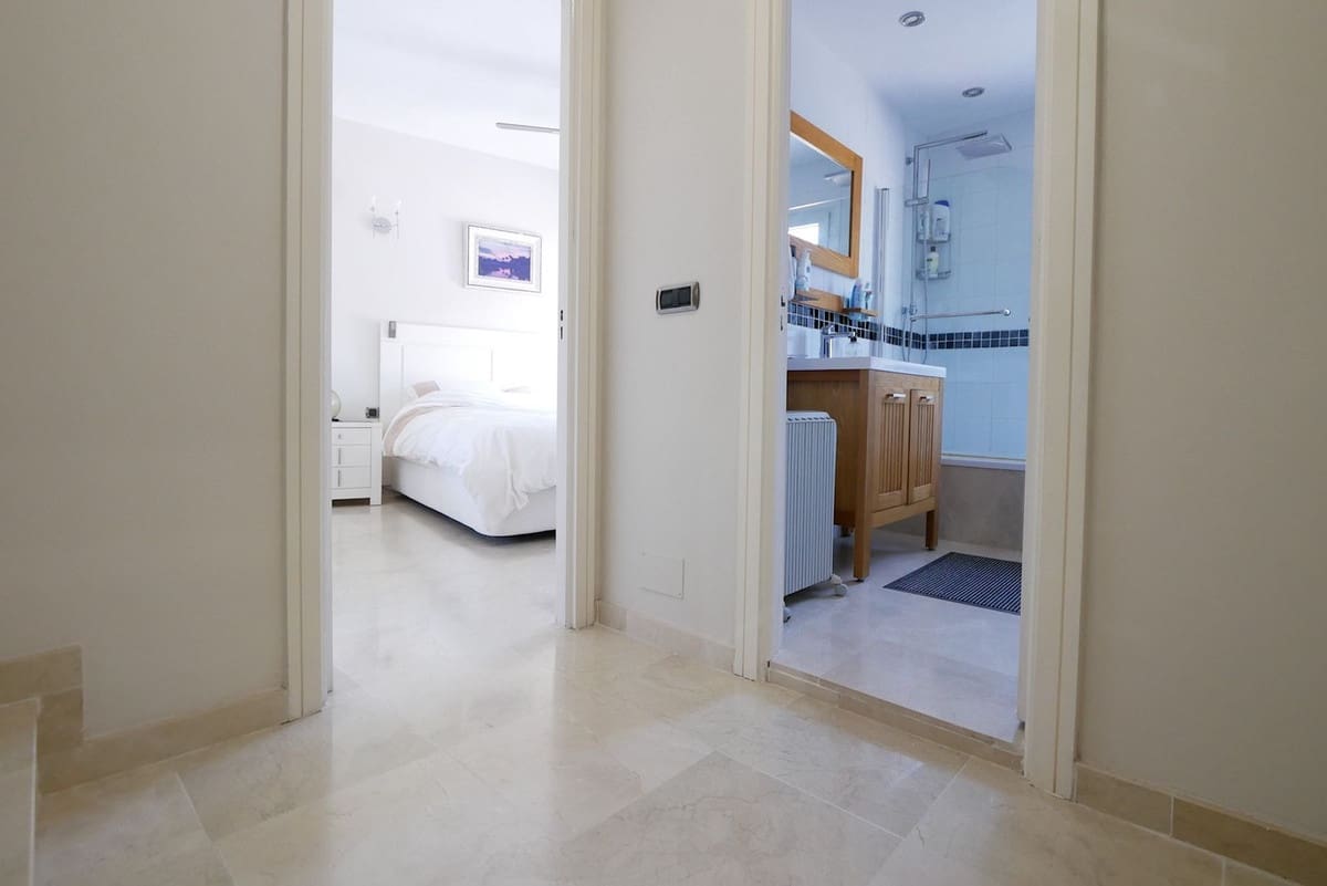 2 slaapkamer Appartement te koop in Cabopino met zwembad - € 439.900 (Ref: 9309164)