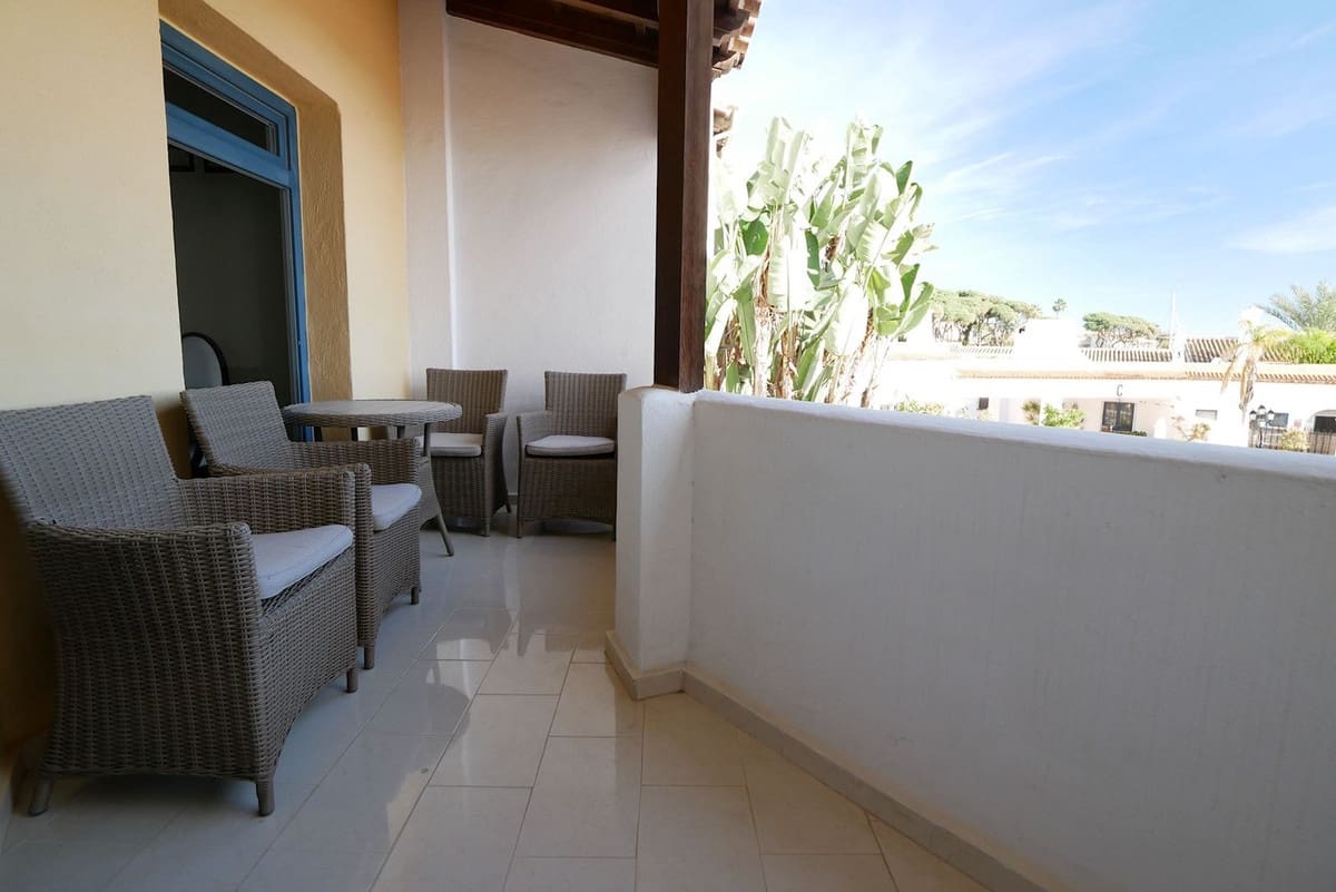 2 slaapkamer Appartement te koop in Cabopino met zwembad - € 439.900 (Ref: 9309164)