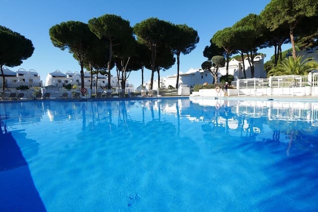 2 sypialnia Dom na sprzedaż w Cabopino, Marbella z basenem - 335 000 € (Ref: 9319840)