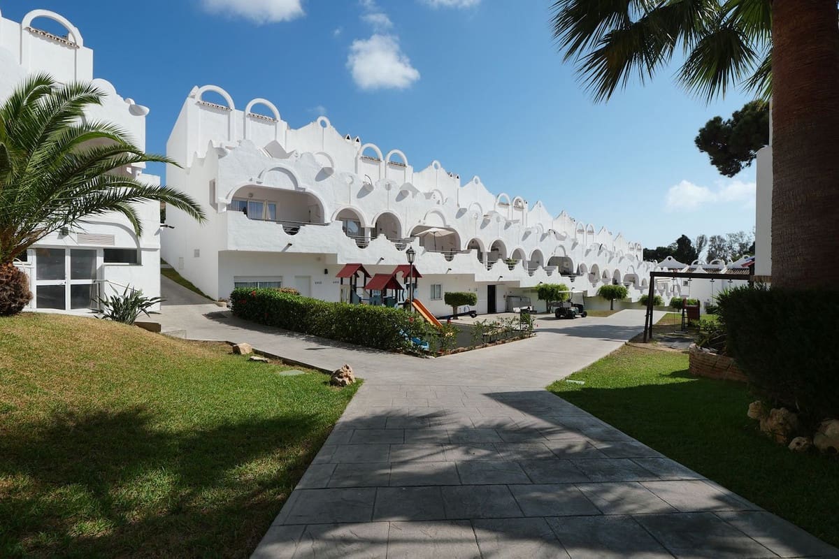 2 soverom Hus til salgs i Cabopino med svømmebasseng - € 335 000 (Ref: 9319840)