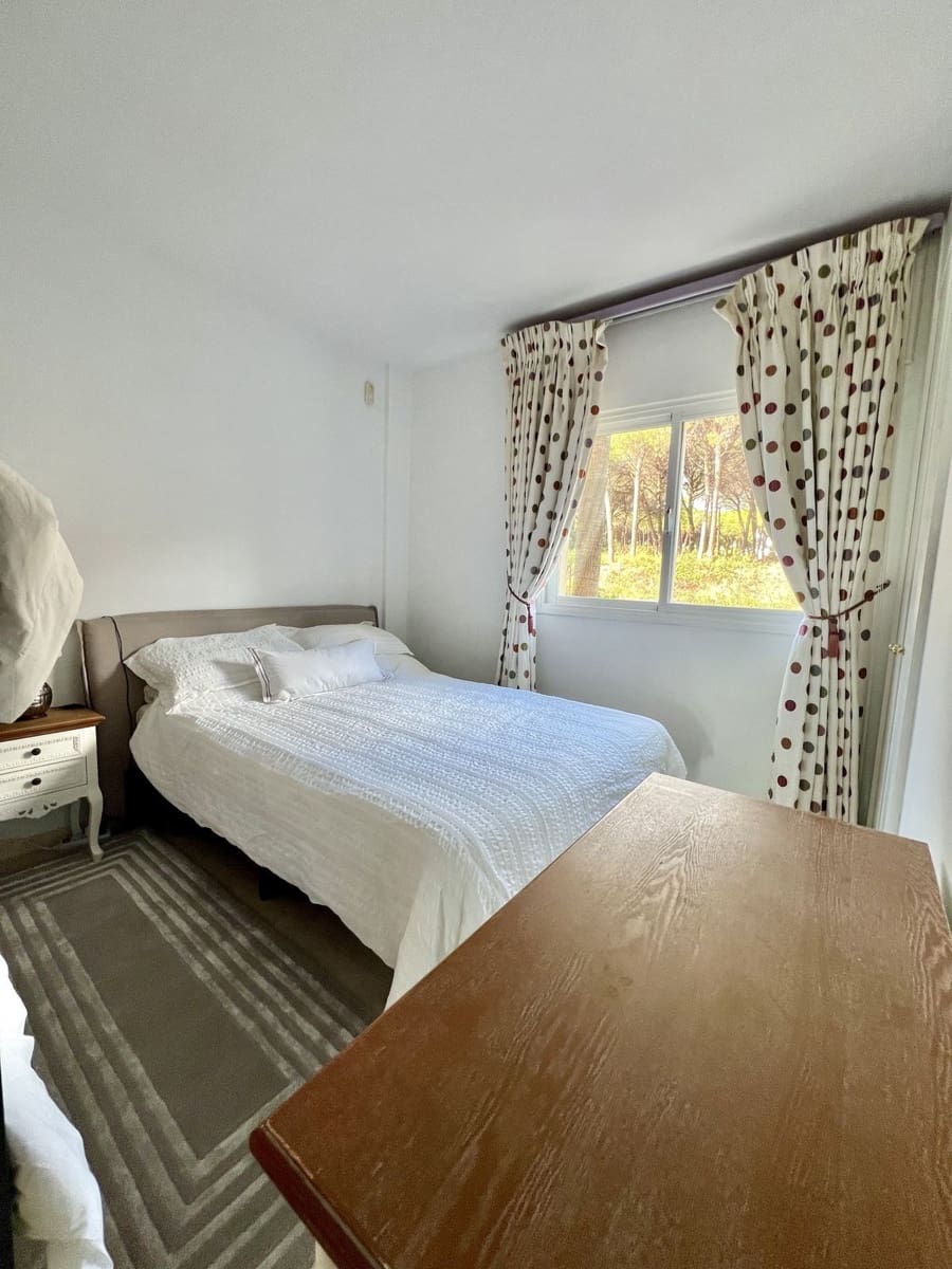 Apartamento de 2 habitaciones en Cabopino en venta con piscina garaje - 1.100.000 € (Ref: 9321442)