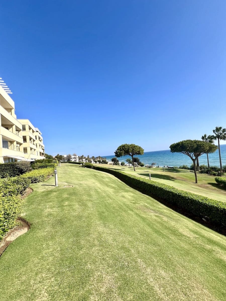 Apartamento de 2 habitaciones en Cabopino en venta con piscina garaje - 1.100.000 € (Ref: 9321442)