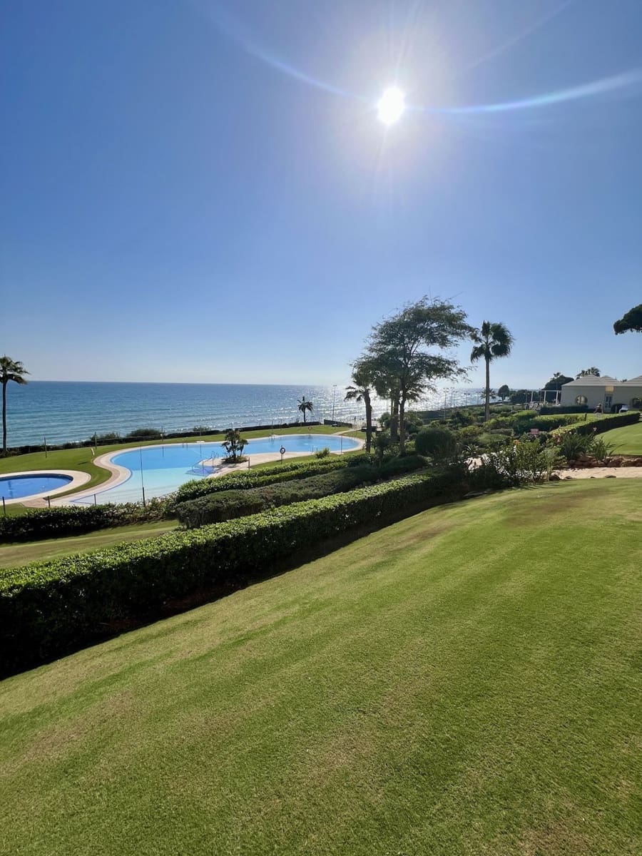 Apartamento de 2 habitaciones en Cabopino en venta con piscina garaje - 1.100.000 € (Ref: 9321442)