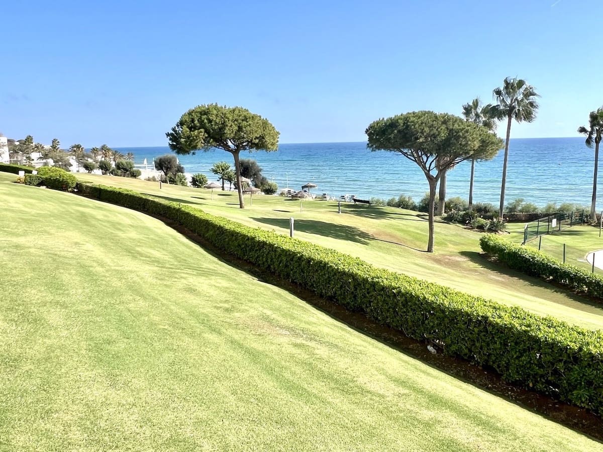 Apartamento de 2 habitaciones en Cabopino en venta con piscina garaje - 1.100.000 € (Ref: 9321442)