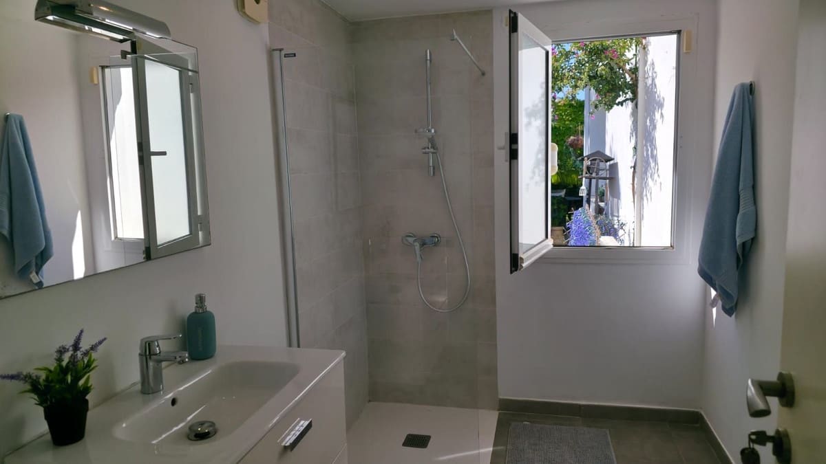 4 soveværelse Villa til salg i Calahonda med garage - € 899.000 (Ref: 9357617)